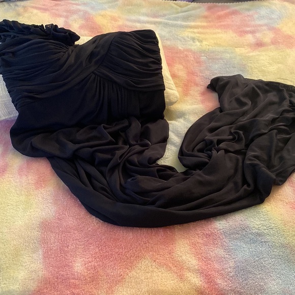 Formal and Elegant Dress Size 10 - Picture 6 of 14